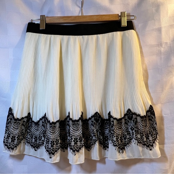 DO+BE Dresses & Skirts - Do & be Black and White Skirt with Lace Design